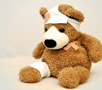 Injured teddy bear